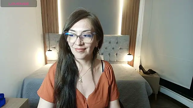 VictoriaLuxee_ webcam