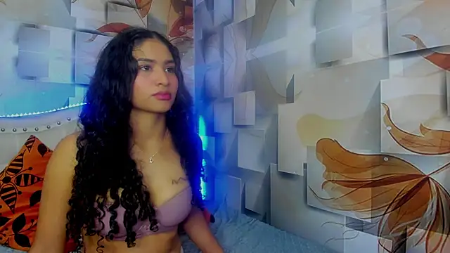 malaika_chalo webcam