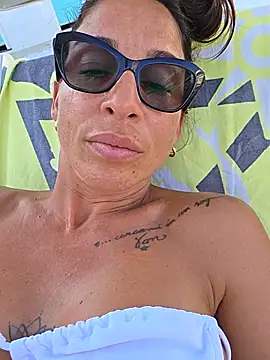 sexy7883 webcam