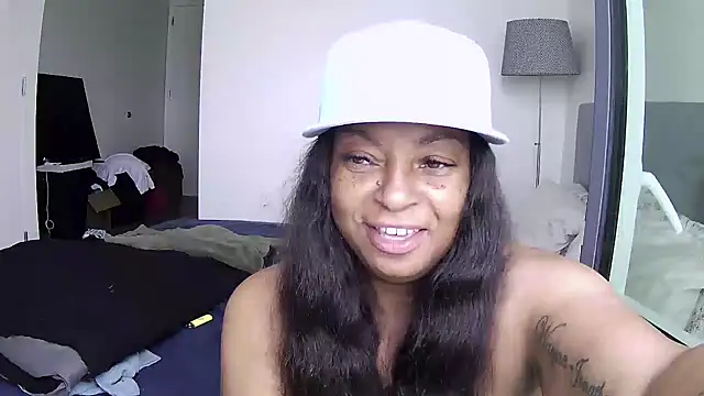 msweetlindaparks (F mature) - Ass Play with finger