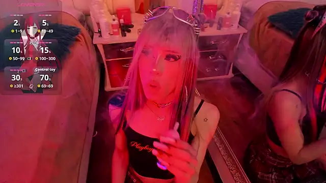 Foxxy_Doll live cam on StripChat