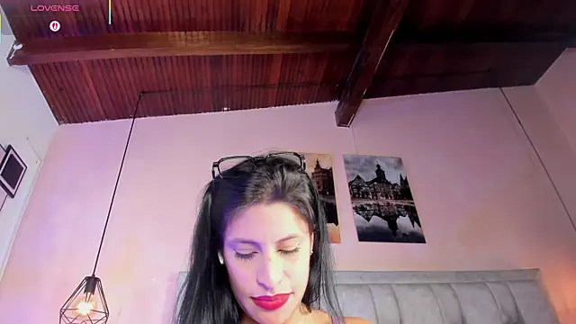 Paulinasiilver live cam on StripChat