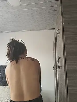 Tefannyy_ live cam on StripChat