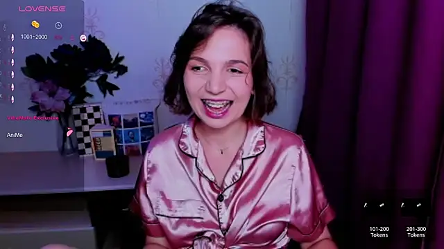 KindHazelHere_ webcam