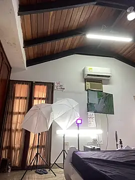 CamilaJohnston webcam