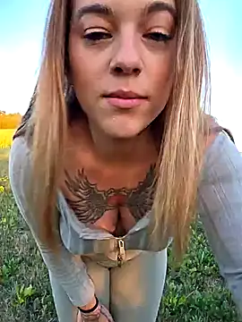 Luna_Lynn webcam