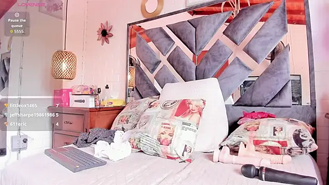 annie_vega17_ webcam
