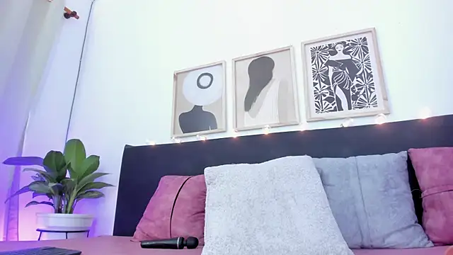 Pauline_Peach webcam