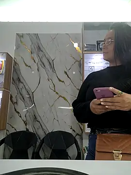 Esmeralda333 webcam