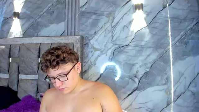 Manson_and_Zoe webcam