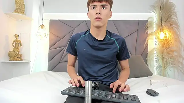 erickdelrio - ErickDelRio's free webcam - UK Sex Cams
