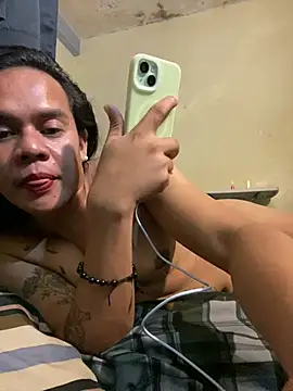 sweetyula live cam on StripChat