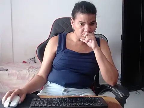 Adriana_0312 webcam