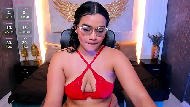 Celeste_luxe live cam on StripChat