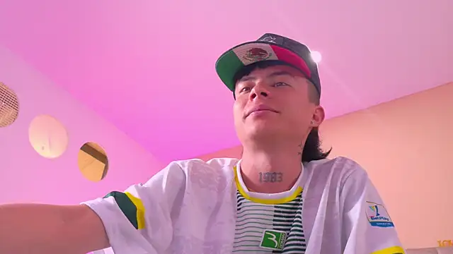 Nascary_Fox webcam