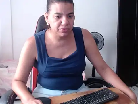 Adriana_0312 webcam
