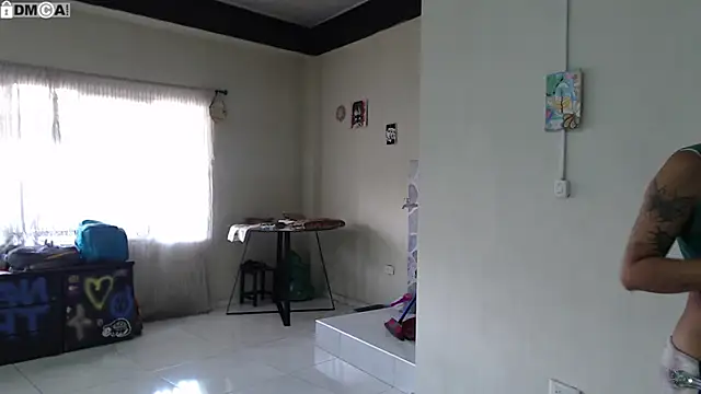 AlinaWoolf_ webcam