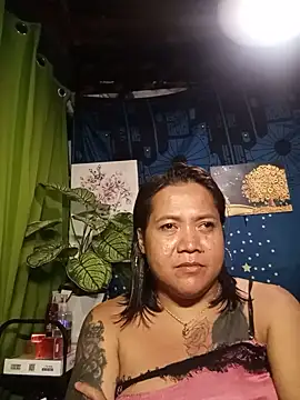 TabooSHOWgirl18 webcam