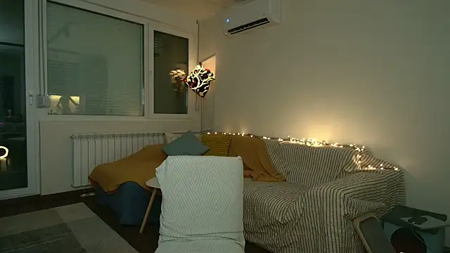 amber_quell_here webcam