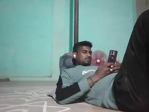 Tamilgud23's live cam