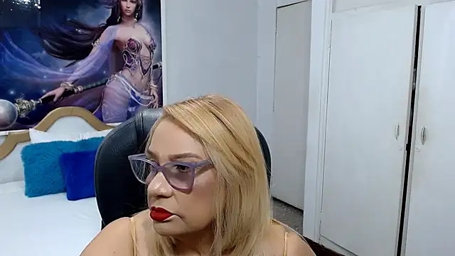 emiliaa_hot webcam