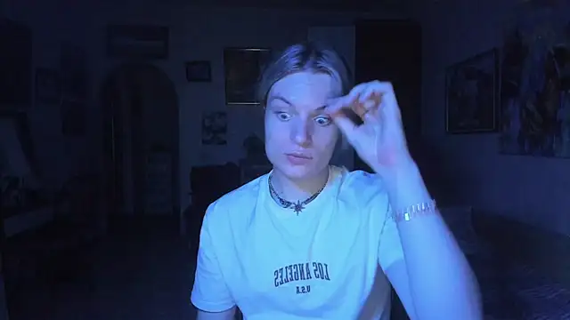 milliKira006 webcam