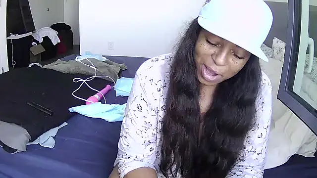 msweetlindaparks (F mature) - Ass Play with finger