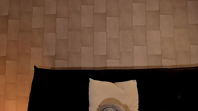 sara_doll77 webcam