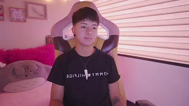 tommy_blue webcam