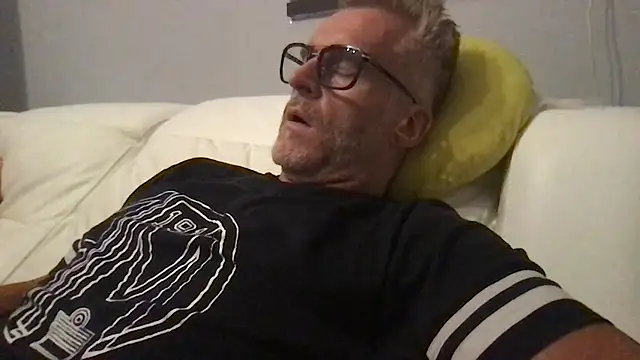 Axl_hot webcam