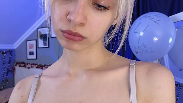 Naomi_Demio webcam