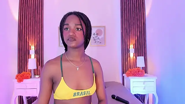 Chloebrunnie webcam