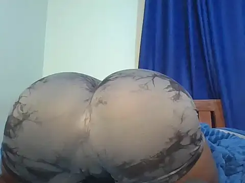 curvy--pussy23 webcam