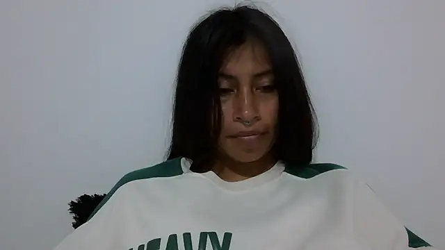 Pocahontas_Honey webcam