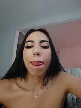 Halliesturner webcam