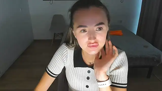 MiaMoll77 webcam