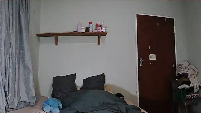 XxxPlumieSweetxxX webcam