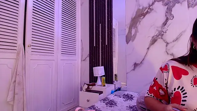 Honey-Hips webcam