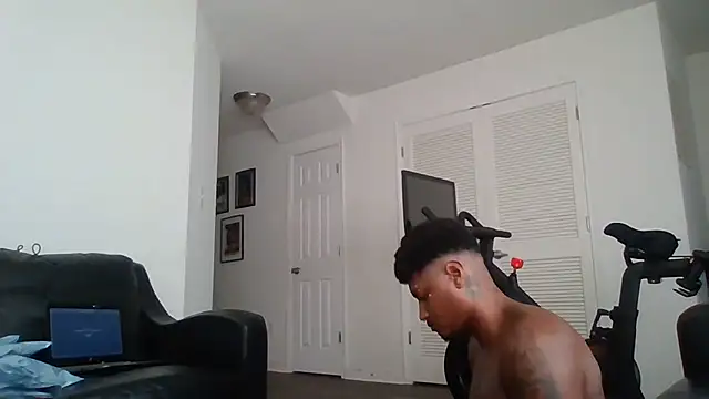 Bigtreatofficial webcam