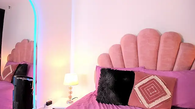 Naughty_pau webcam