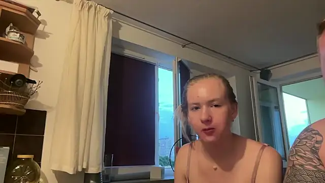 DarimBlondie live cam on StripChat