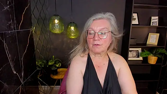 NataliMellow live cam on StripChat