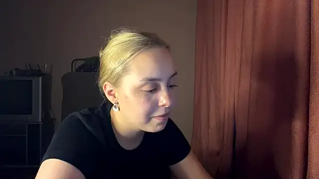 ZoraDearmon webcam