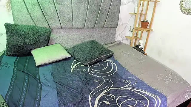 Nahomi_hot_77 webcam