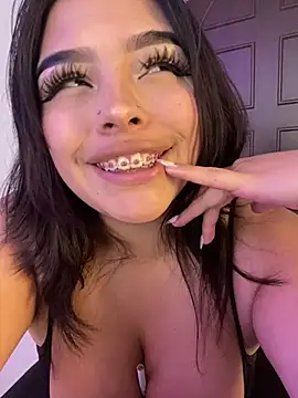 LiliMilk_21 webcam