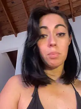 BrattyYanii webcam
