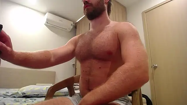 LorenzoLux live cam on StripChat