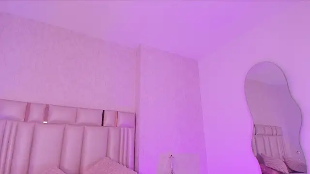 mia_velvett_ webcam