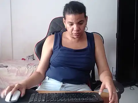 Adriana_0312 webcam