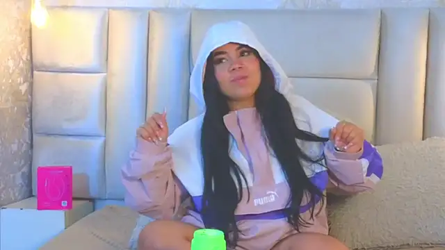 EmilyQueen3x webcam